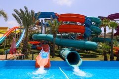 10-LE-GRAND-BLEU-GLISSE-ROUGE